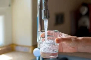 Промивка труб на Оболоні 17-18 червня: де не можна буде вживати воду з-під крана