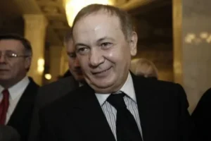 Вищий антикорупційний суд заочно взяв під варту ексрегіонала Іванющенка