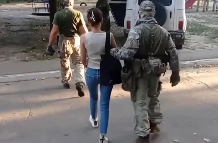 Понад два роки в полоні РФ: звільнені бранці розповіли про знущання над журналісткою Глуховською
