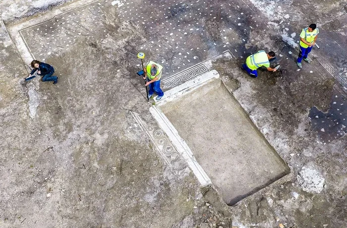 Нелегальні розкопки привели до великого археологічного відкриття в Італії