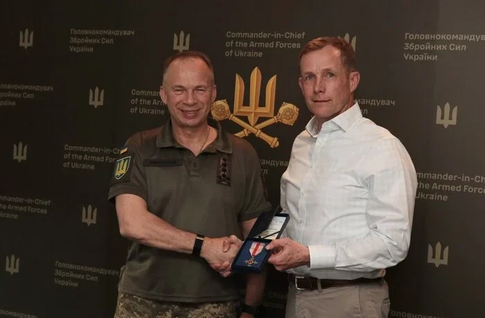 Сирський назвав головний пріоритет ЗСУ на зустрічі з командувачем місії НАТО