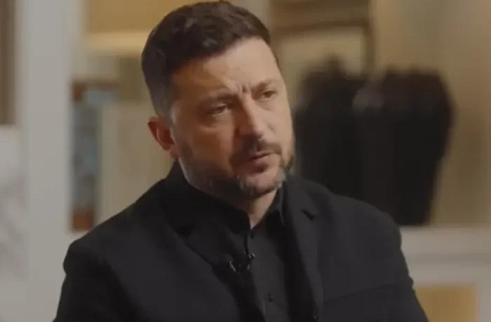 Зеленський закликав повернути прапори України на будівлі британських муніципалітетів