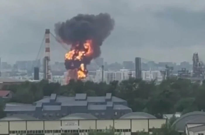 Влада Москви підтвердила влучний удар по найбільшому НПЗ