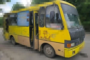 Росіяни атакували маршрутку та «швидку» у Херсоні: є загиблий і поранені
