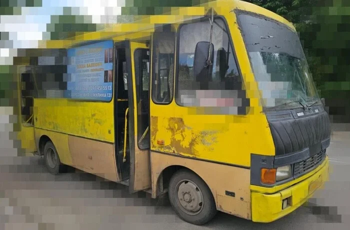 Росіяни атакували маршрутку та «швидку» у Херсоні: є загиблий і поранені