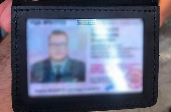 Зняття з обліку за $30 тис.: у столиці затримано юриста з фейковим посвідченням полковника