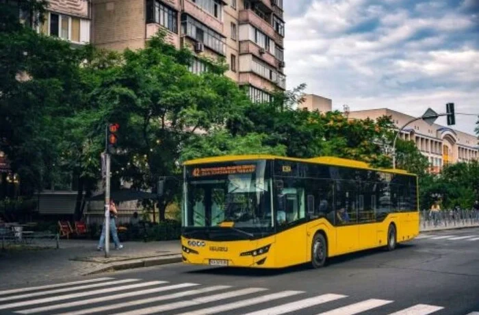 6-7 червня низка столичних автобусів і один тролейбус курсуватимуть зі змінами: перелік