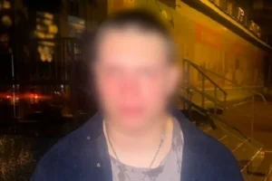 Накинувся на підлітків біля ЖК: у Шевченківському районі затримано п’яного хулігана