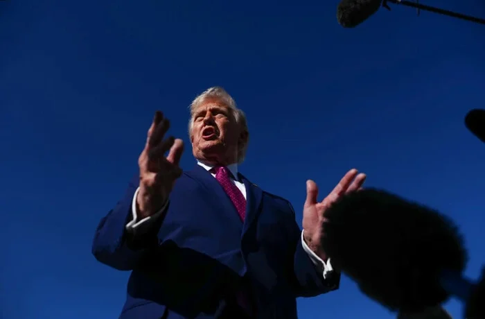 Трамп пригрозив ввести плату за прохід суден через Ормузьку протоку