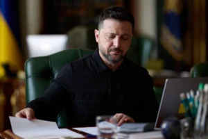 Зеленський підписав закон про виключення російської з переліку захищених в Україні