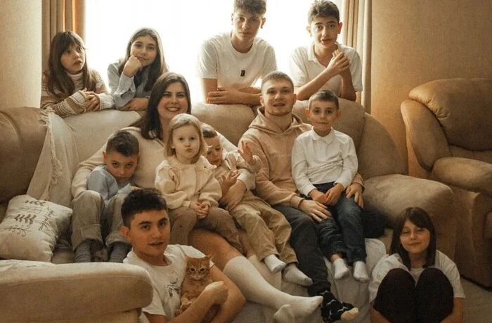 23-річний львів’янин став батьком для 10 дітей: зворушлива історія молодої сім’ї