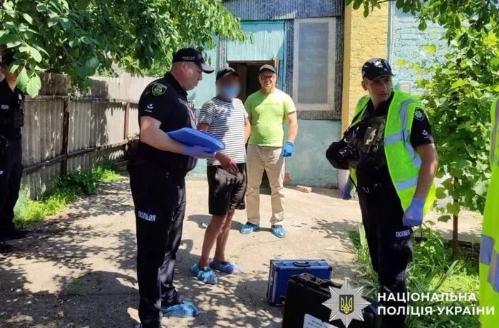 Завдав сім ударів ножем у груди: затримано підозрюваного у вбивстві пенсіонера на Фастівщині