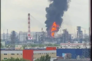 Зеленський підтвердив ураження Московського НПЗ (відео)