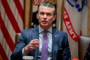 Міністр оборони США застеріг Кубу від розробки зброї проти США