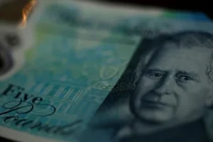 Після відставки Стармера інвестори занепокоїлися майбутнім Британії