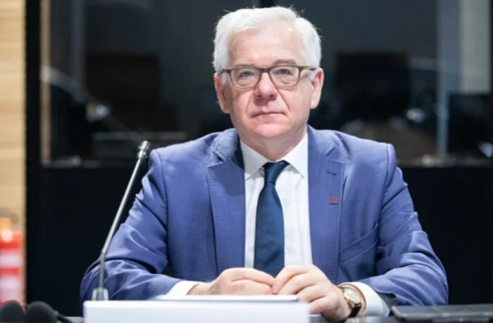 «Гра в боягуза». Ексглава МЗС Польщі пояснив, чому Навроцький програв Зеленському