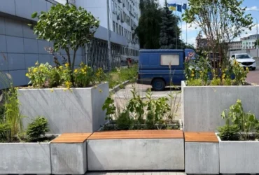 Зелена зона замість кіосків: як змінився простір біля метро «Тараса Шевченка» (фото)