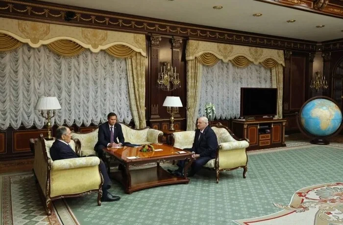 Після нічної атаки на Україну Лукашенко прийняв главу МЗС Росії Лаврова