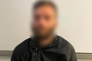 У Харкові чоловік напав на поліцейських із ножем
