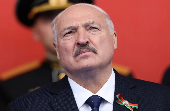 Лукашенко боїться втратити владу. Який шанс це дає Україні
