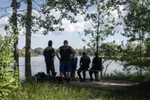 На озері Редькине третю добу тривають пошуки потонулого чоловіка