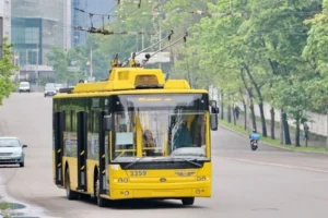 27-28 червня низка столичних автобусів і один тролейбус курсуватимуть зі змінами: перелік