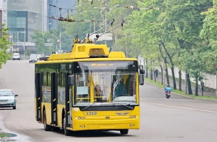 27-28 червня низка столичних автобусів і один тролейбус курсуватимуть зі змінами: перелік