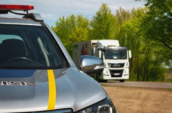 Через спеку у Києві обмежено рух вантажного транспорту: деталі заборони