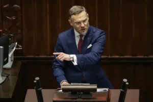 Канцелярія Навроцького звинуватила українську владу у невдячності