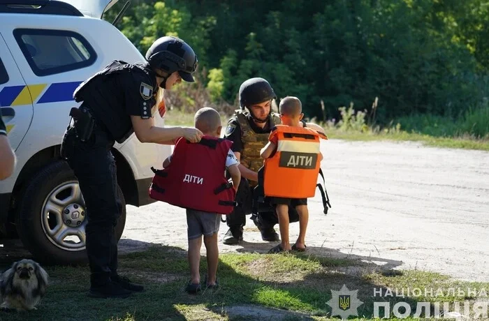 Дніпропетровщина оголосила примусову евакуацію дітей ще з 23 населених пунктів