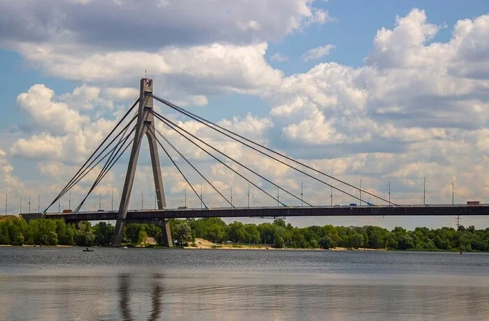 Рух Північним мостом буде обмежено до 22 червня (схема)