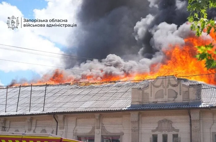 Росія вдарила балістикою по центру Запоріжжя: є постраждалі