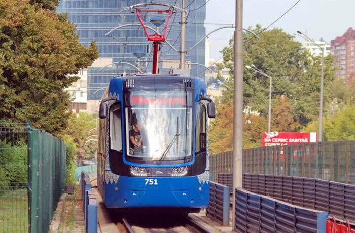 У Києві змінено рух травмваїв через аварію на тепломережі