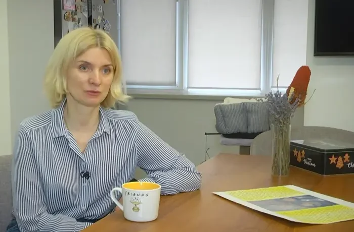 Хмельничанка понад чотири роки чекала на чоловіка та сина з полону. Їх повернули в один день