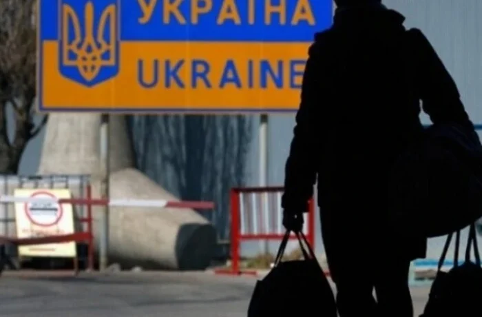 Майже половина українців не планують повертатися з-за кордону: дослідження