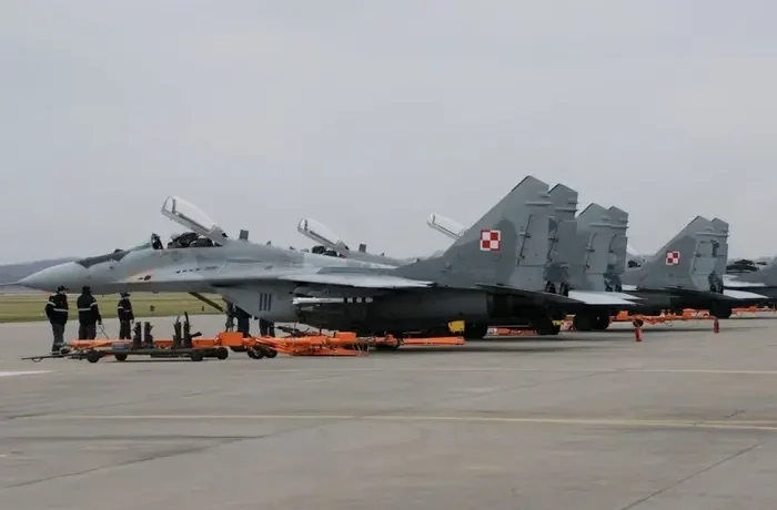 Польща відмовилася передавати Україні МіГ-29? Міністр оборони зробив заяву