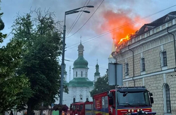 Удар по Києву: четверо загиблих, рятувальники показали кадри з наслідками