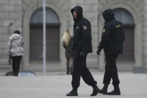 Білоруська поліція затримала священника прямо під час служби