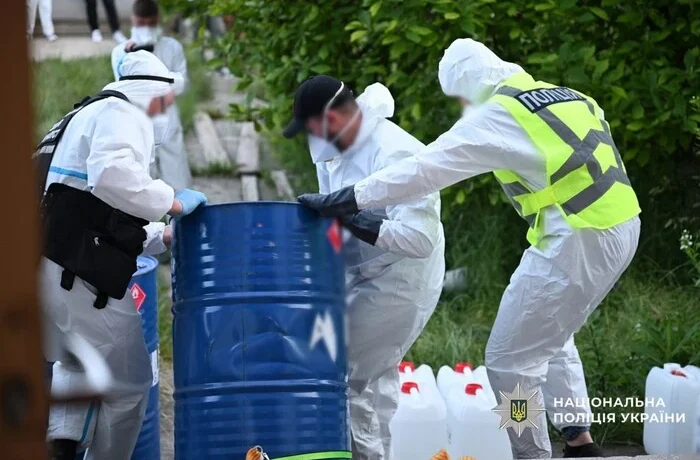 Операція «Рубікон»: Нацполіція накрила нарколабораторії у Києві, на Буковині та Полтавщині (фото)