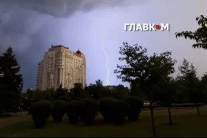 Синоптики попередили про грози у деяких областях 30 червня