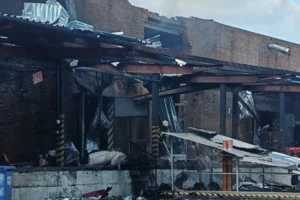 Ворог влучив у сортувальний хаб «Нової пошти» у Сумах: постраждали відправлення на мільйони