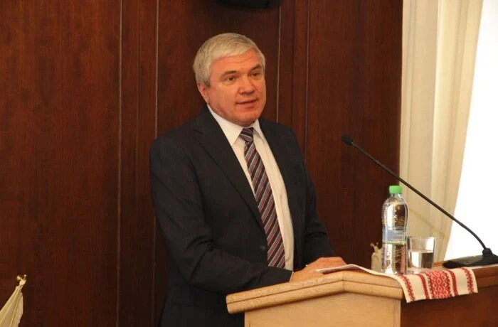 Ексчиновник Київської ОДА отримав три роки тюрми за махінації з грантами ЄС для переселенців