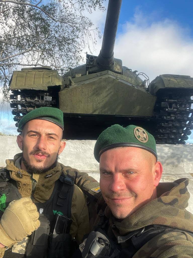 Воював захисник спершу у 31-му, а згодом – 7-му прикордонному загоні, служив у так званому прикордонному спецназі – комендатурі швидкого реагування
