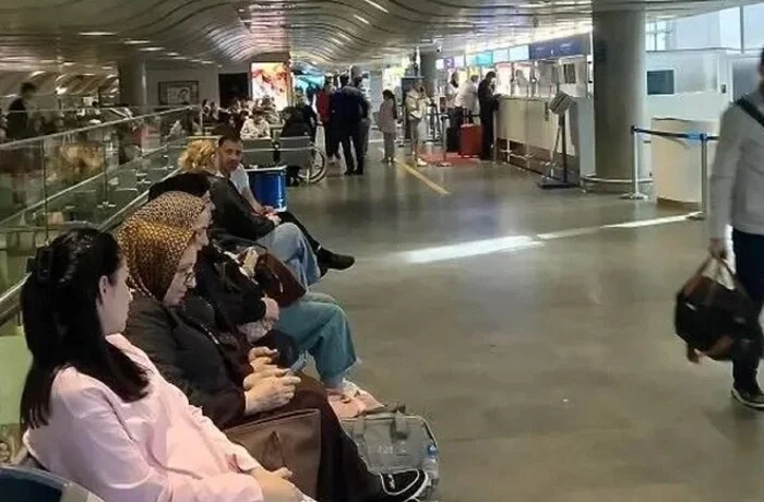 У Санкт-Петербурзі через наліт дронів масово затримуються та скасовуються авіарейси