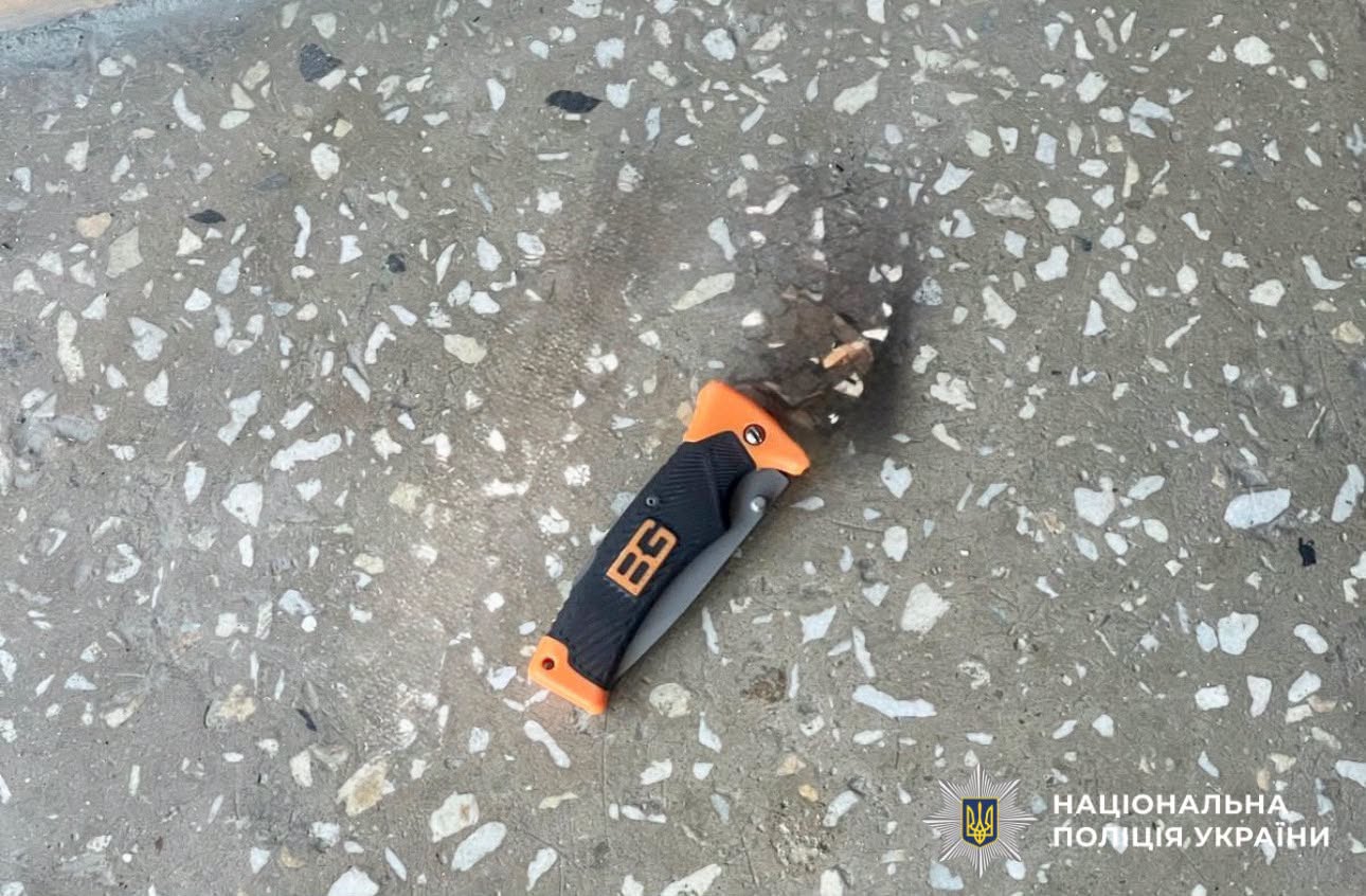 Ніж нападника, вилучений поліцією