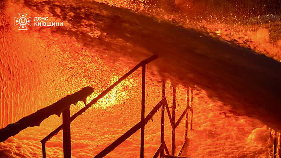 Станом на 23:44 четверга ліквідація займання тривала
