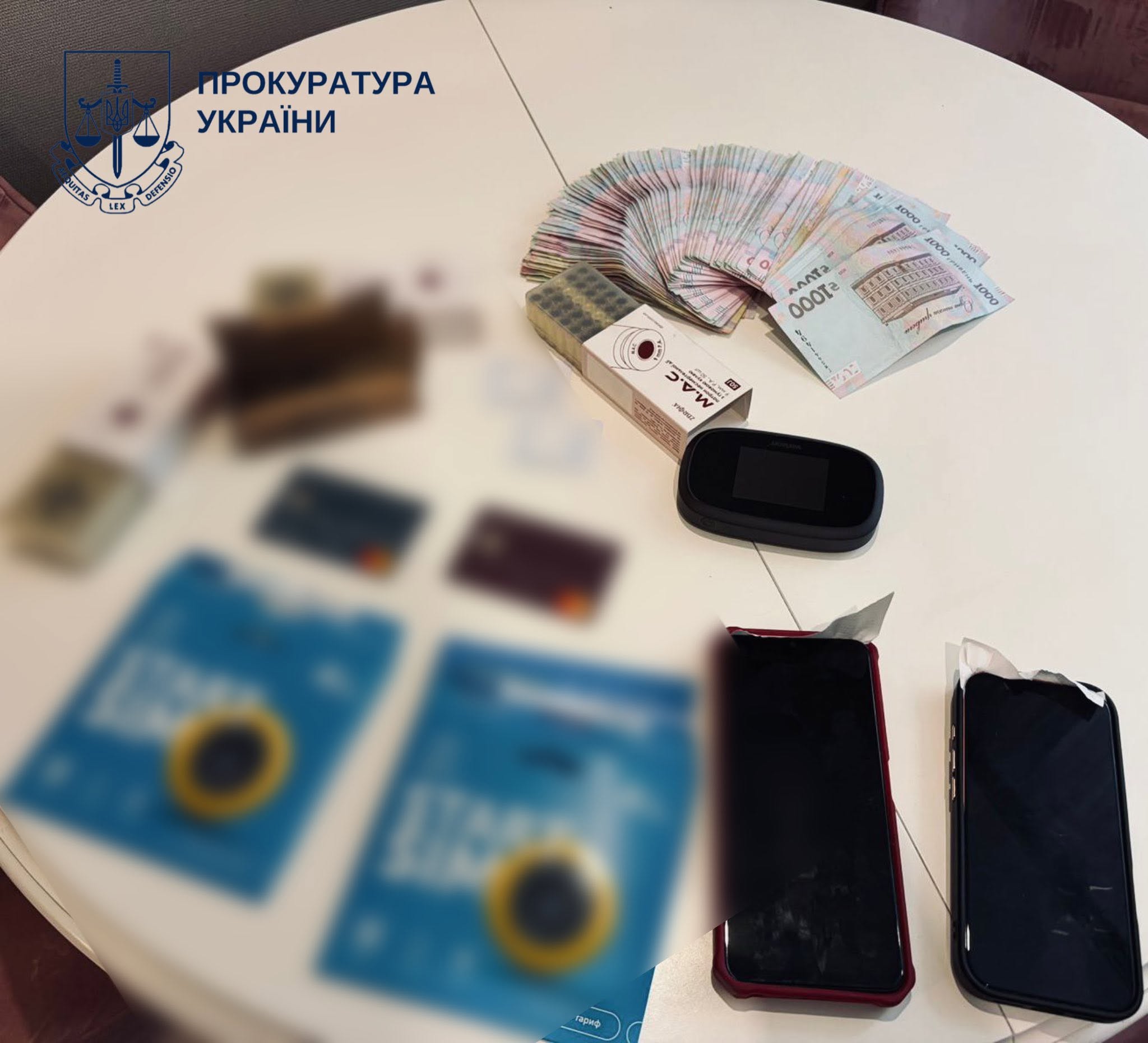 Детективи БЕБ провели обшуки у гральних залах та за місцями проживання фігурантів справи
