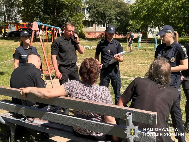 Батьки не встигли на допомогу: у Рівному під час пожежі у квартирі загинув 10-річний хлопчик фото 1