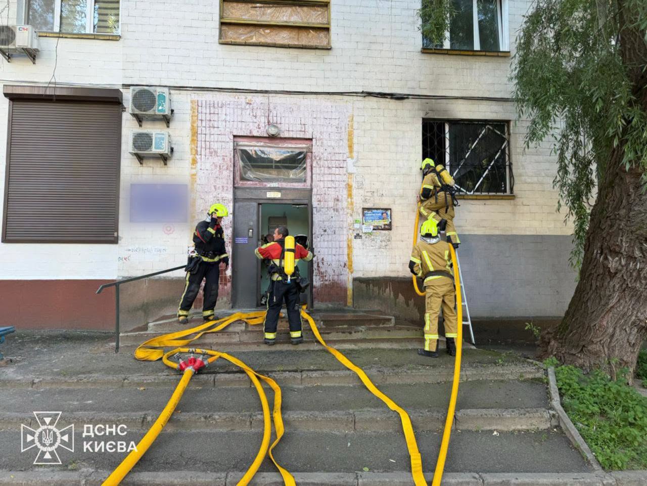 Рятувальники на місці виклику
