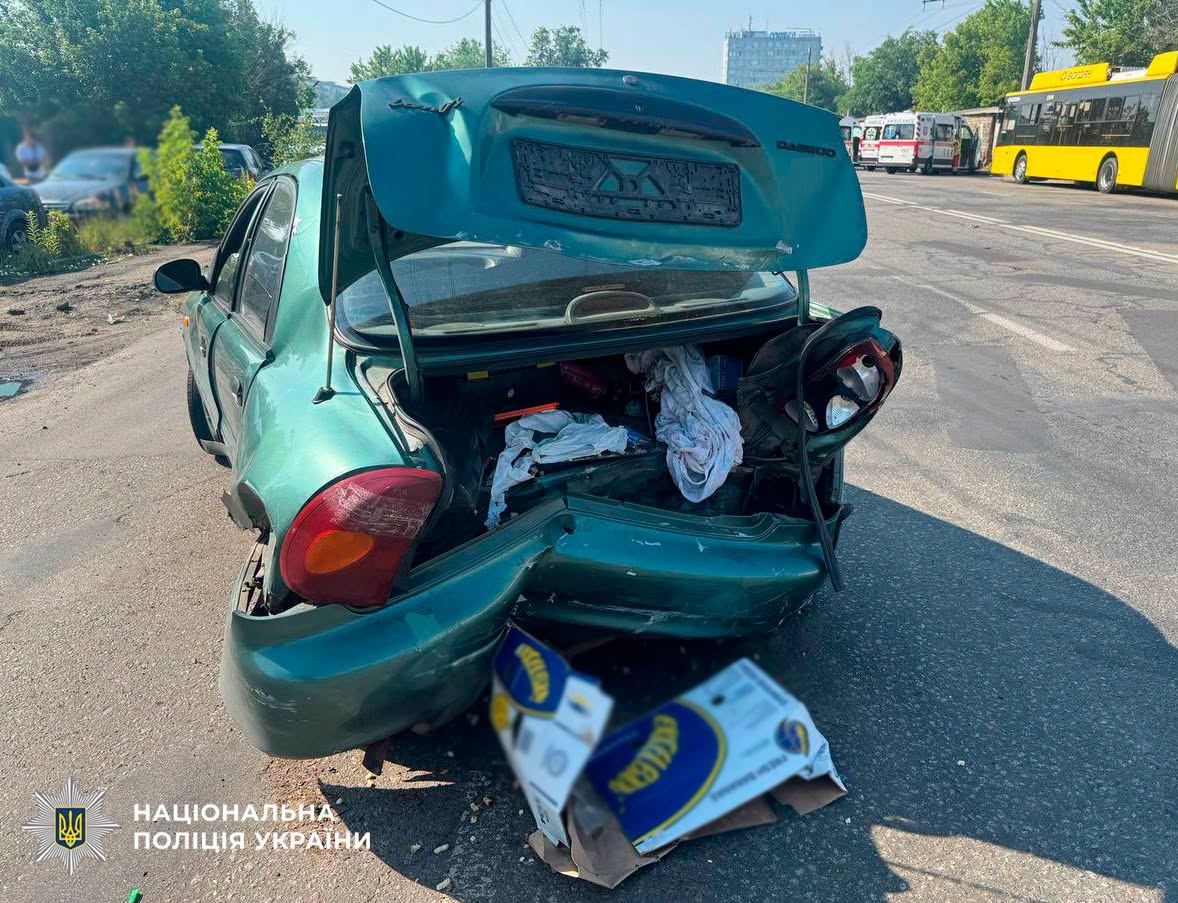 П'ять розтрощених авто та загибла жінка: поліція оприлюднила деталі ДТП на Виговського фото 1